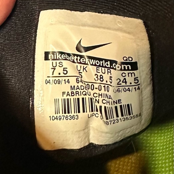 Nike Womens Size 7.5 Free 4.0 Running Shoes Black White - Picture 7 of 7